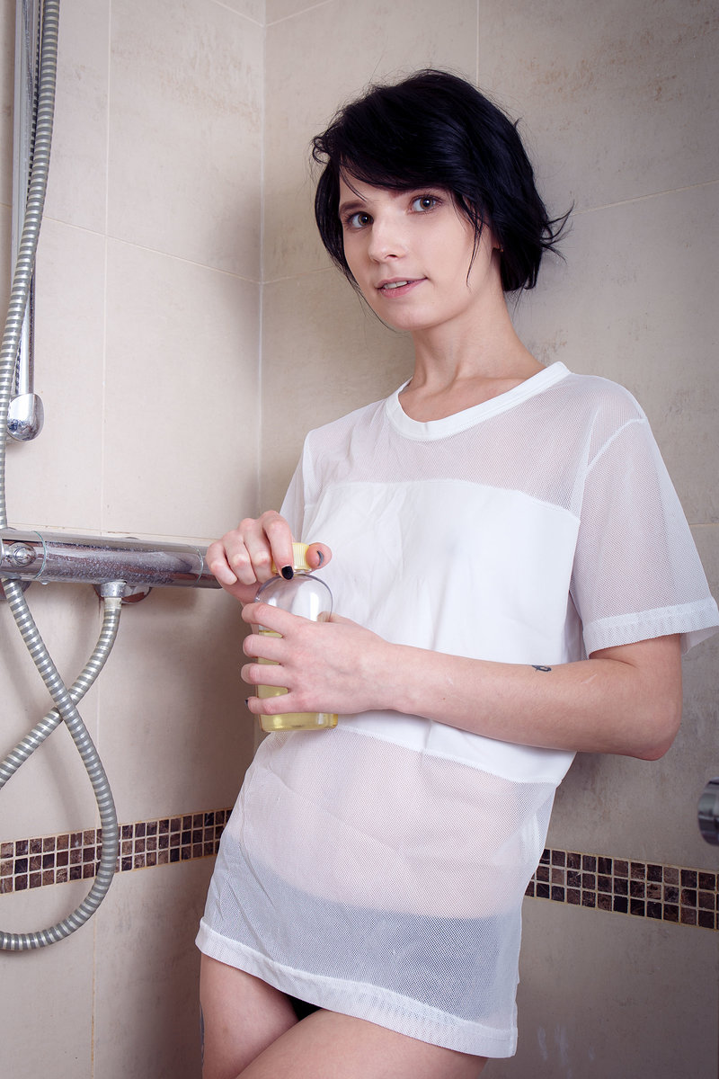 Азалия, 25 лет, 1 размер груди